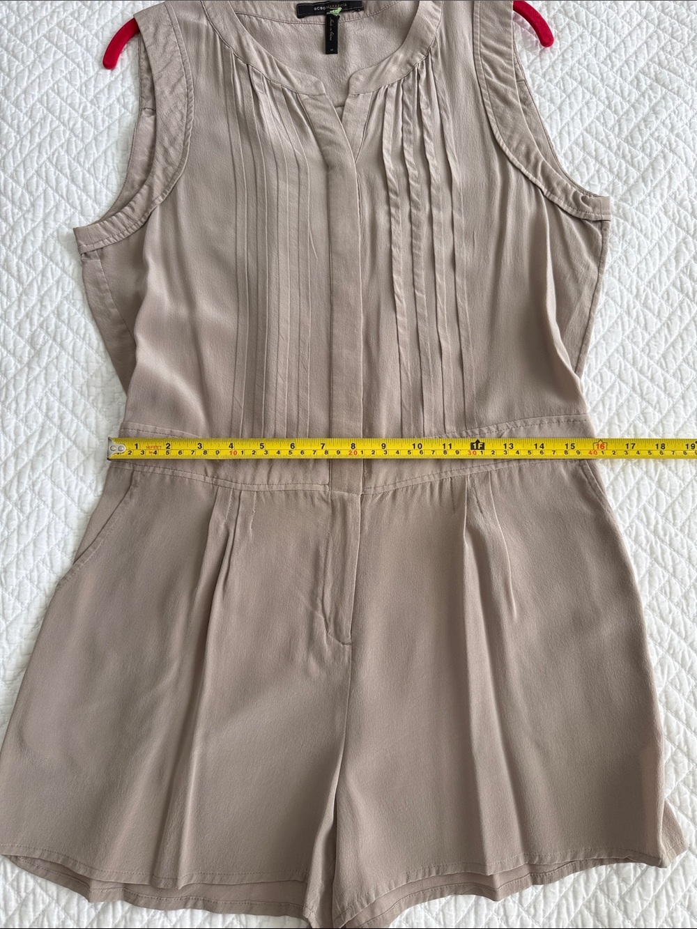BCBGMaxAzria Paloma Hazelnut Taupe Sleeveless Romper size M Pleated Beige Tan - Picture 8 of 14